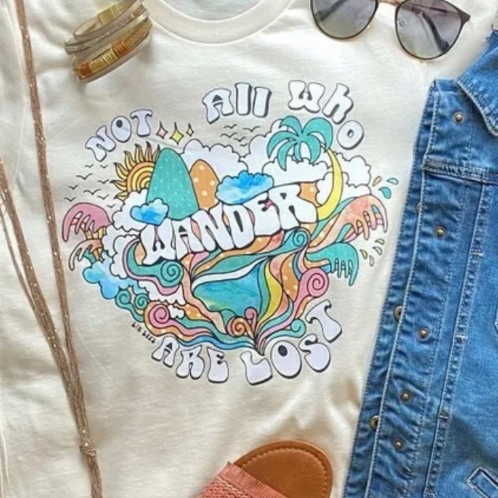 CLEARANCE Cream Not All Who Wander Are Lost Graphic Tee - Picture 3 of 3